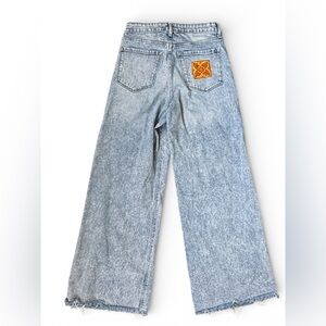 💥Light Blue Wide-Leg Jeans with Hawaiian Quilt Patch